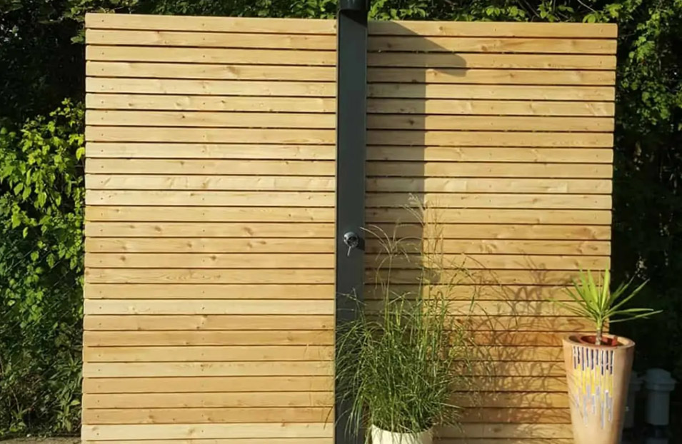 Verschönern Sie Ihren Garten mit hochwertigen Gartenzäunen & Sichtschutz aus Holz.